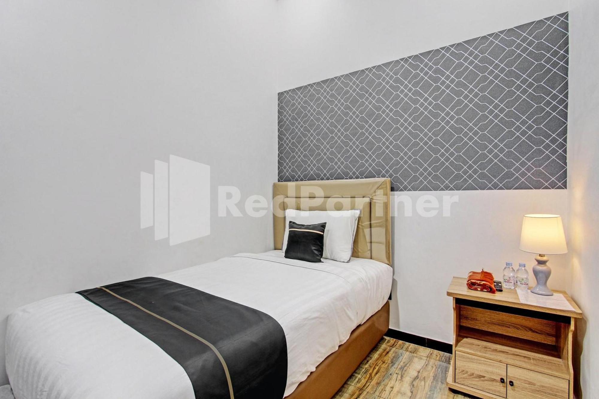 House N Coffee 55 Temanggung Redpartner Hotell Exteriör bild