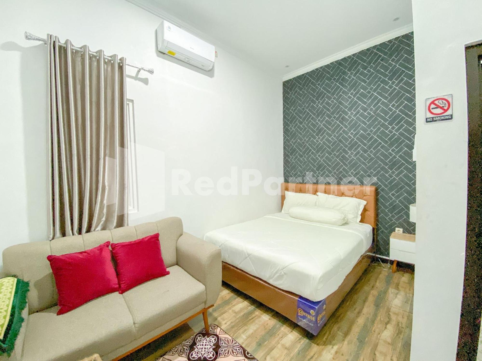 House N Coffee 55 Temanggung Redpartner Hotell Exteriör bild