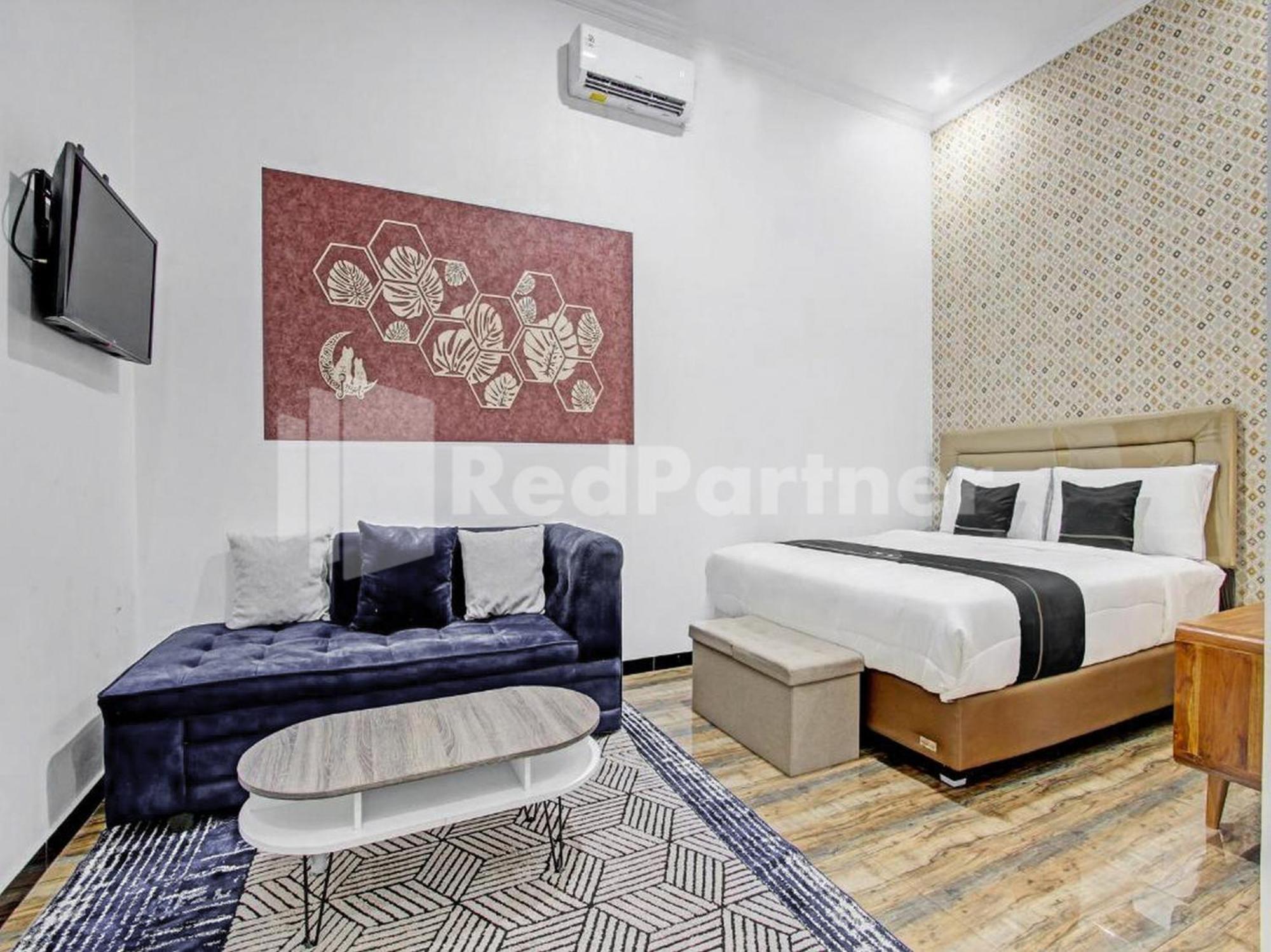 House N Coffee 55 Temanggung Redpartner Hotell Exteriör bild