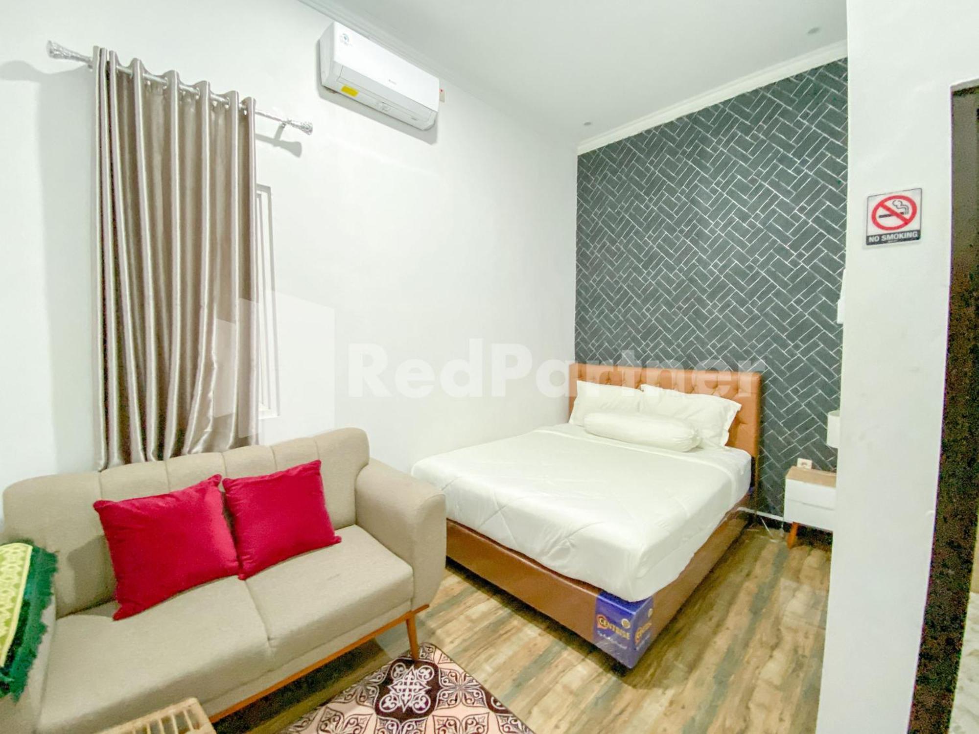 House N Coffee 55 Temanggung Redpartner Hotell Exteriör bild